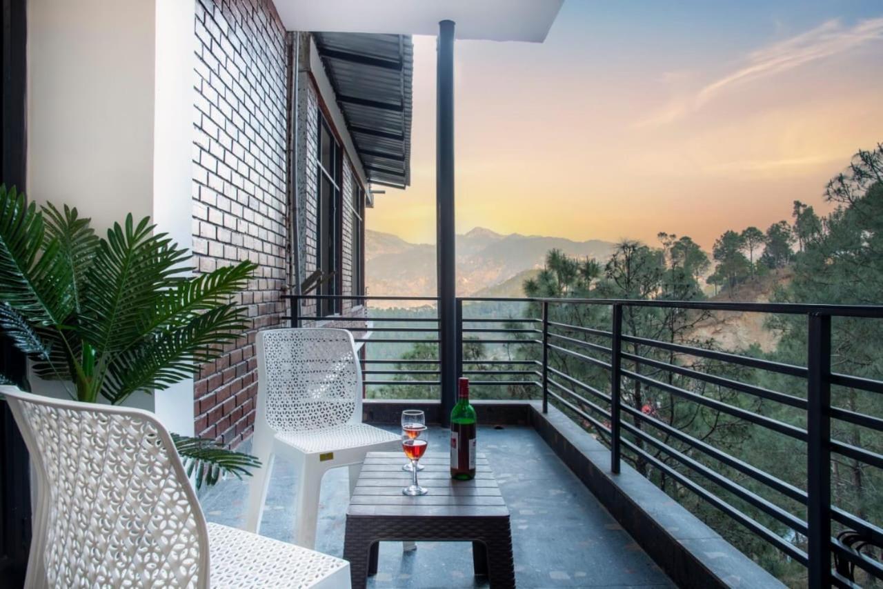 Hills Accomodation Kasauli Exterior foto